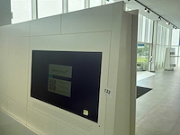 Showroomwand met televisie - afbeelding 2 van  7