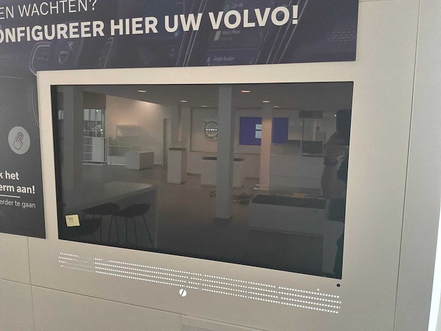 Showroomwand met touch display - afbeelding 3 van  7