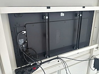 Showroomwand met touch display - afbeelding 4 van  7