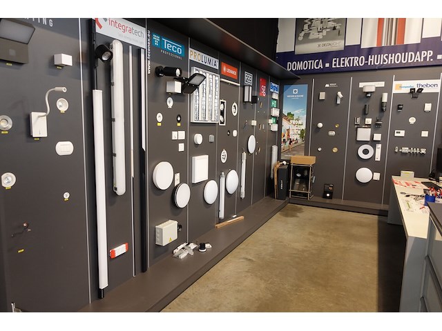 Showroomwand - afbeelding 1 van  7