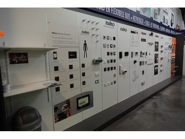 Showroomwand - afbeelding 1 van  7