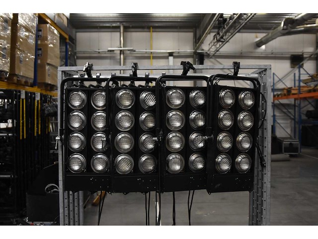 Showtec - 8-lite dwe blinders - various light equipment (4x) - afbeelding 1 van  1