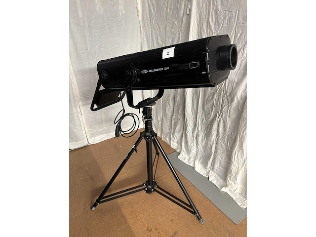 Showtec - folowspot 1200 - showtec folowspot 1200 volgspot - afbeelding 1 van  2