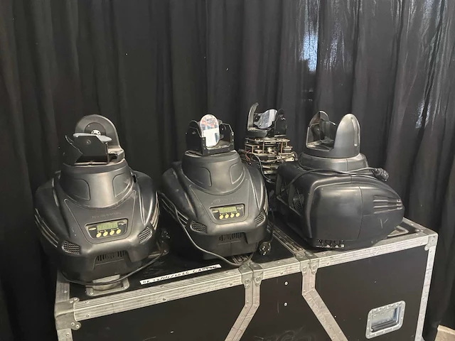 Showtec - moving scan revolution 250 - overige lichttechniek (4x) - afbeelding 1 van  7