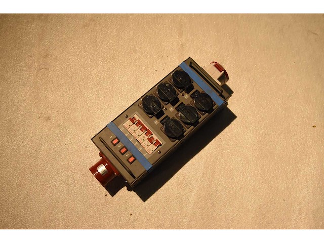 Showtec - powersplit 32 - various cables - afbeelding 1 van  1