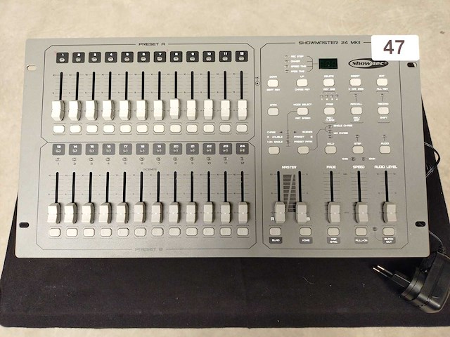 Showtec - showmaster 24 mkii - light mixing console dmx - afbeelding 1 van  3