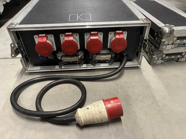 Showtec - v8 - elektrische kettingtakel - afbeelding 2 van  2