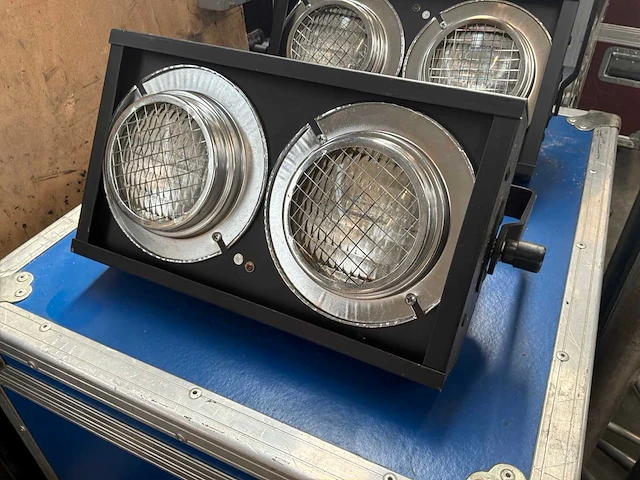 Showtec 30770 stage blinder 2 dmx (4x) - afbeelding 1 van  5