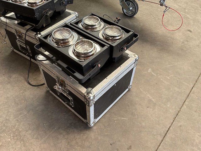 Showtec blinder 2 spot - set van 2 blinders - afbeelding 4 van  9