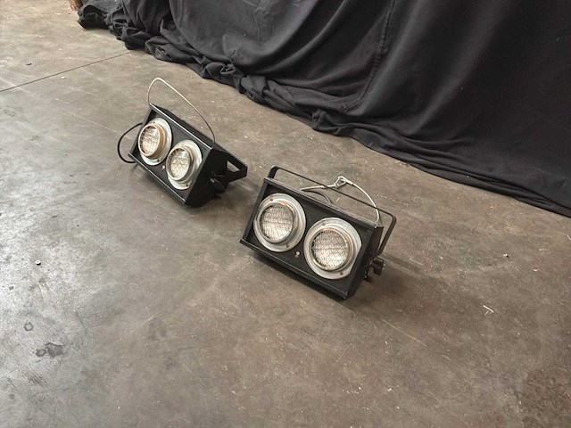 Showtec blinder 2 spot - set van 2 blinders - afbeelding 1 van  6