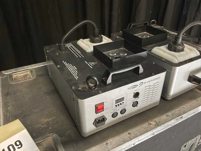 Showtec dragon 1500up/rgb rookmachine (2x) - afbeelding 2 van  5