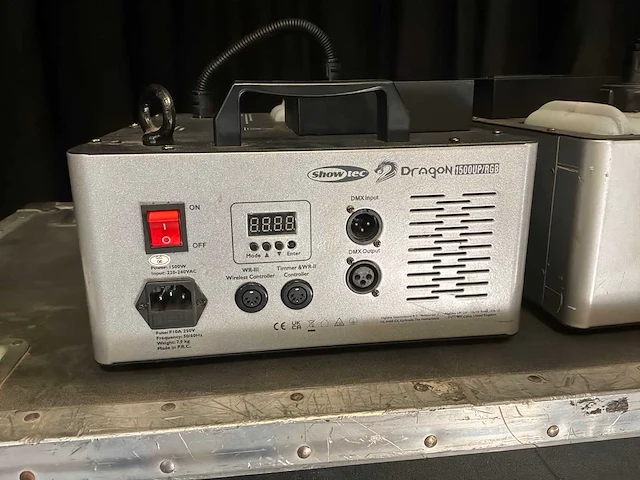 Showtec dragon 1500up/rgb rookmachine (2x) - afbeelding 3 van  5