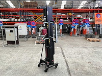 Showtec lat-06 manuele materiaallift - afbeelding 2 van  9
