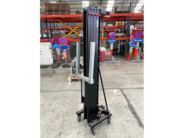 Showtec lat-06 manuele materiaallift - afbeelding 6 van  9