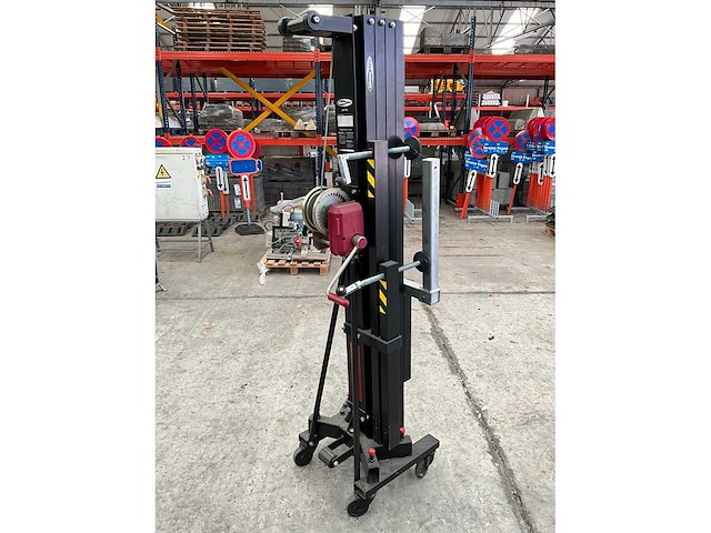 Showtec lat-06 manuele materiaallift - afbeelding 2 van  9