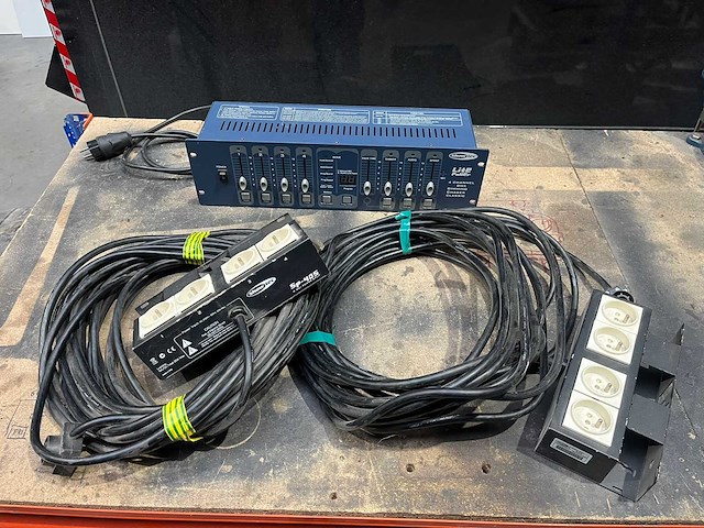 Showtec lite-power 4 lichtmengtafel - afbeelding 1 van  3