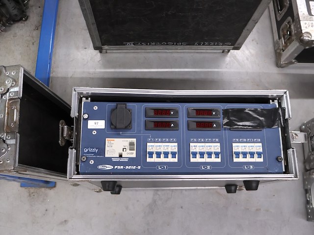 Showtec power verdeler - afbeelding 1 van  4