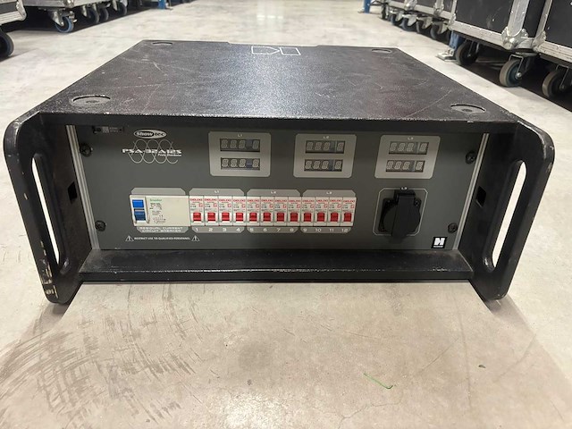 Showtec psu 32a - afbeelding 1 van  2
