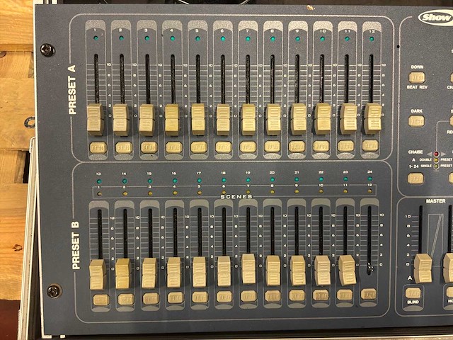 Showtec showmaster 24 lichtsturing - afbeelding 2 van  5