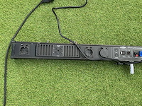 Showtec sliding showbar 4 schuko – dmx lichtbar – 1000w – klein defect - afbeelding 1 van  1