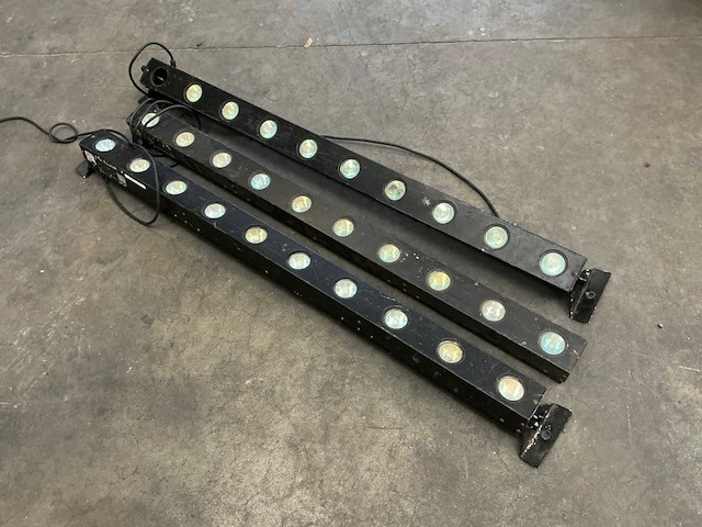 Showtec sunstrip (3x) - afbeelding 1 van  4