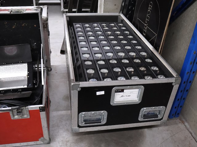 Showtec sunstrip active - afbeelding 1 van  9