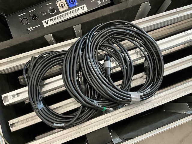 Showtech, led octo strip - afbeelding 3 van  4