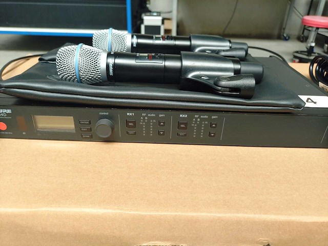 Shure - ulxd4d (h51) - dual wireless microphone kit - afbeelding 2 van  4