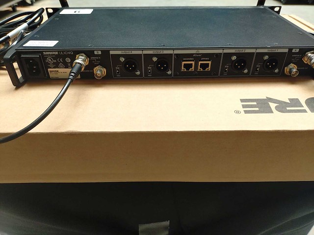 Shure - ulxd4q (h51) - quad wireless microphone receiver - afbeelding 3 van  3