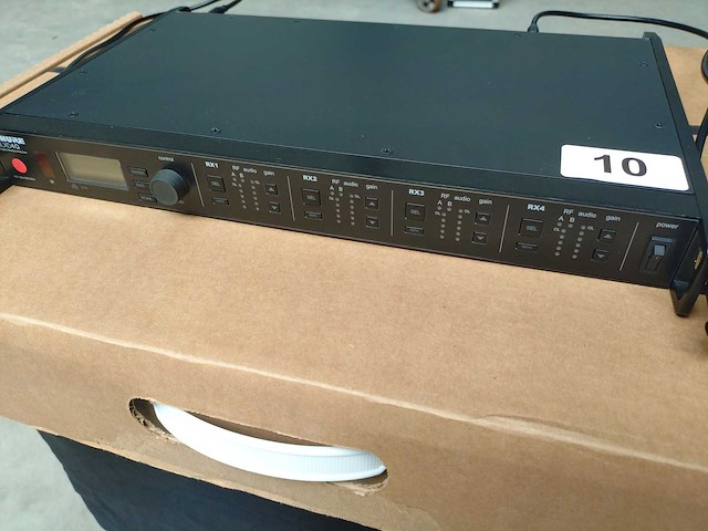Shure - ulxd4q (h51) - quad wireless microphone receiver - afbeelding 2 van  3