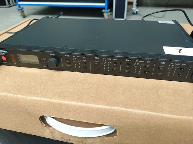 Shure - ulxd4q (h51) - quad wireless microphone receiver - afbeelding 2 van  3