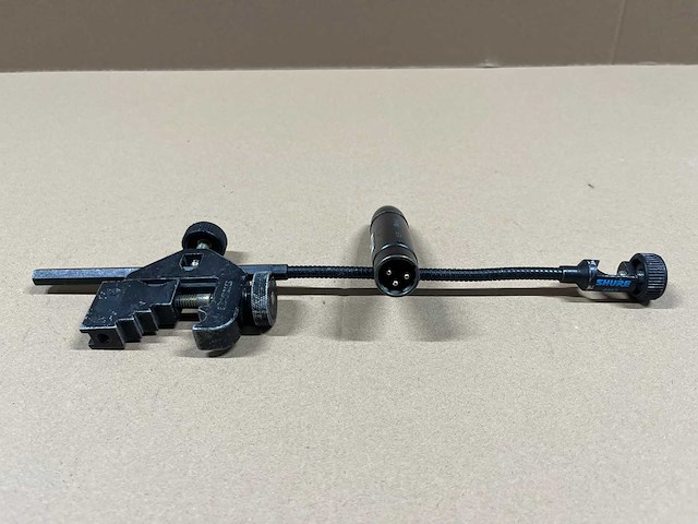 Shure beta 91/98 cardioid condenser preamp (ta4m -> xlr3m) w/clamp shure a98d (drum) - afbeelding 3 van  4