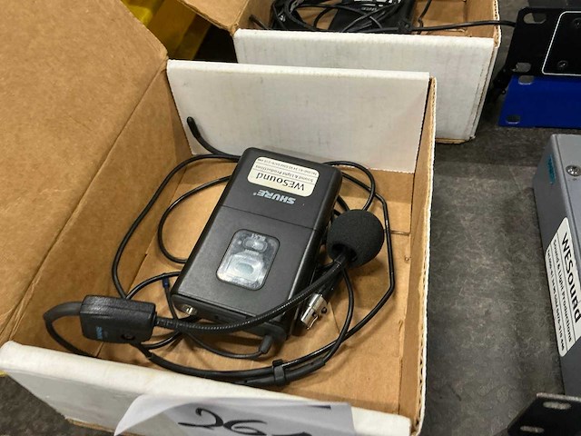 Shure draadloze beltpacks (2x) - afbeelding 2 van  4