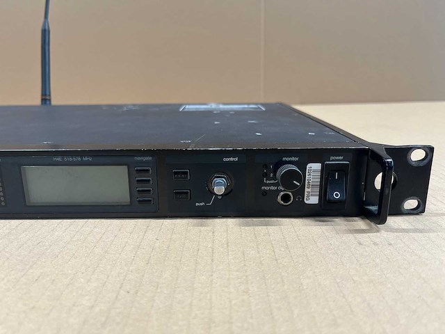Shure ur4d-g1e dual wireless receiver (518-578mhz) - afbeelding 3 van  6
