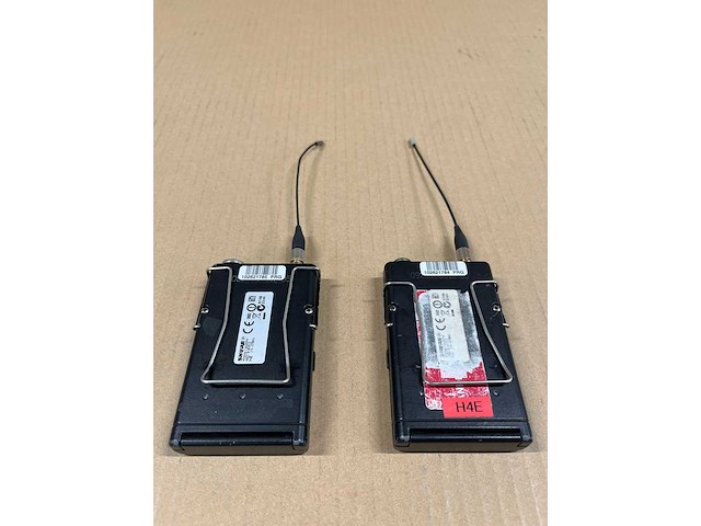 Shure ur4d-h4e 2ch wireless receiver set (518-578mhz) - afbeelding 7 van  8