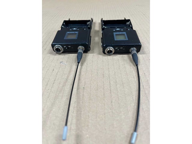 Shure ur4d-h4e 2ch wireless receiver set (518-578mhz) - afbeelding 2 van  7