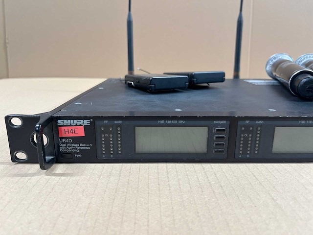 Shure ur4d-h4e 2ch wireless receiver set (518-578mhz) - afbeelding 4 van  7