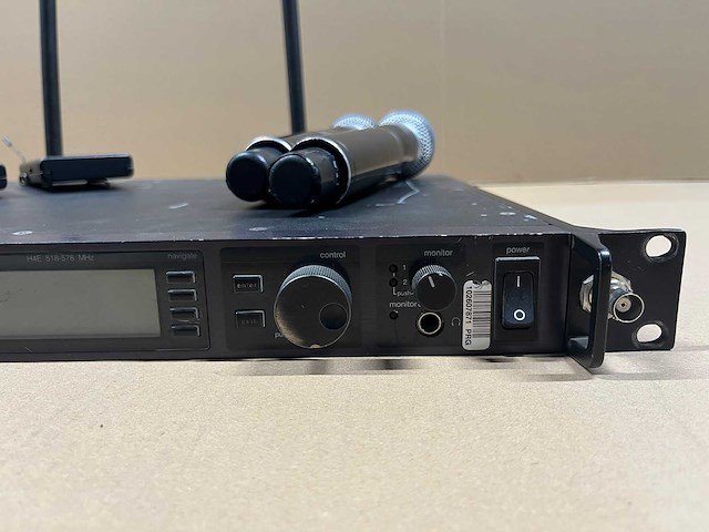 Shure ur4d-h4e 2ch wireless receiver set (518-578mhz) - afbeelding 8 van  14