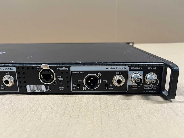 Shure ur4d+ k4e dual wireless receiver (606-666mhz) - afbeelding 6 van  6