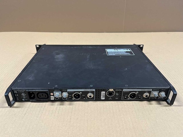 Shure ur4d+ k4e dual wireless receiver (606-666mhz) - afbeelding 4 van  6