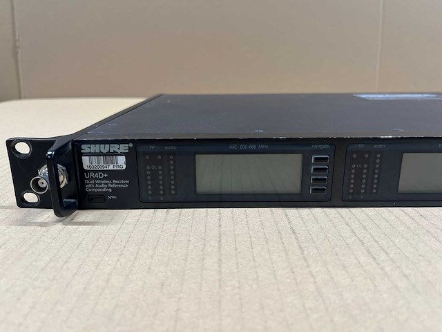 Shure ur4d+ k4e dual wireless receiver (606-666mhz) - afbeelding 2 van  6