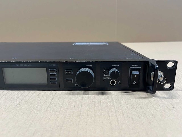 Shure ur4d+ k4e dual wireless receiver (606-666mhz) - afbeelding 3 van  6
