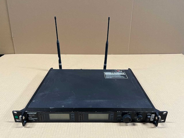 Shure ur4d-q5 dual wireless receiver (740-814mhz) - afbeelding 1 van  6