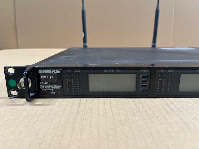 Shure ur4d-q5 dual wireless receiver (740-814mhz) - afbeelding 2 van  6