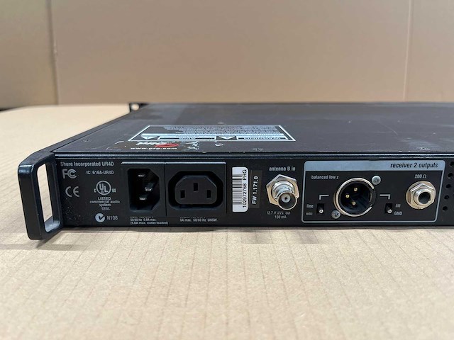 Shure ur4d-q5 dual wireless receiver (740-814mhz) - afbeelding 5 van  6
