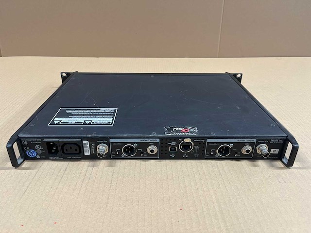 Shure ur4d-q5 dual wireless receiver (740-814mhz) - afbeelding 4 van  5
