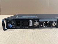 Shure ur4d-q5 dual wireless receiver (740-814mhz) - afbeelding 5 van  5