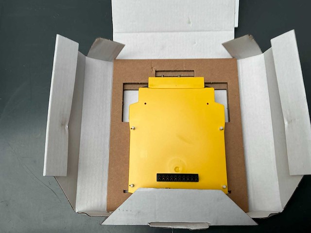 Sick fx3-moc100000 veiligheidsregelaar - afbeelding 1 van  3