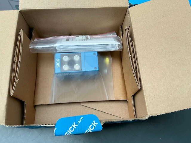 Sick irc620s-t11503 industrieel barcodelezer - afbeelding 1 van  2