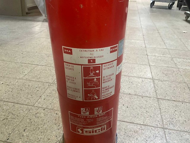 Sicli aqua 9m1 brandblusapparaat - afbeelding 3 van  5